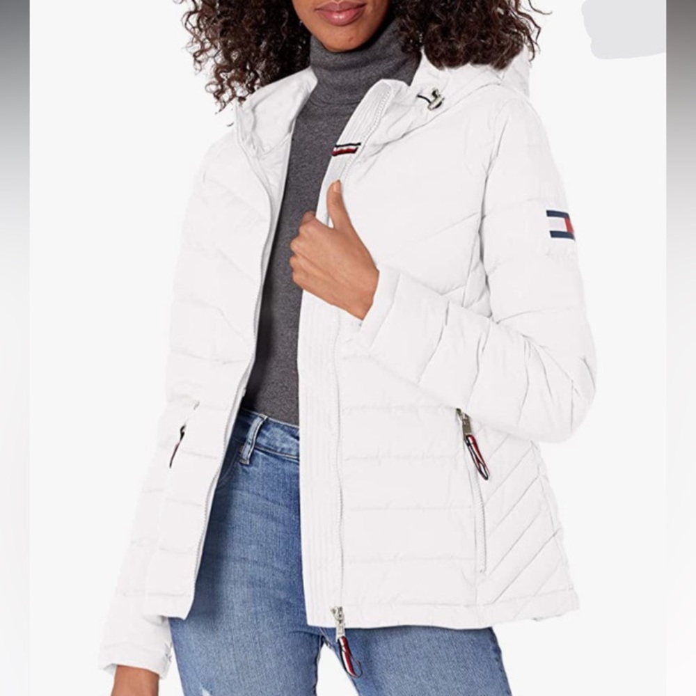 Tommy Hilfiger Puffer Lightweight Hooded Jacket with Drawstring Packing Bag